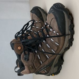 Merrell womens Outland mid waterproof lace up boots 7.5